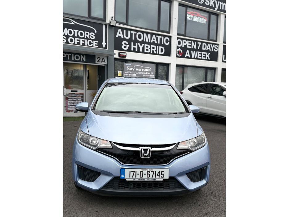 2017 Honda Fit - image 2