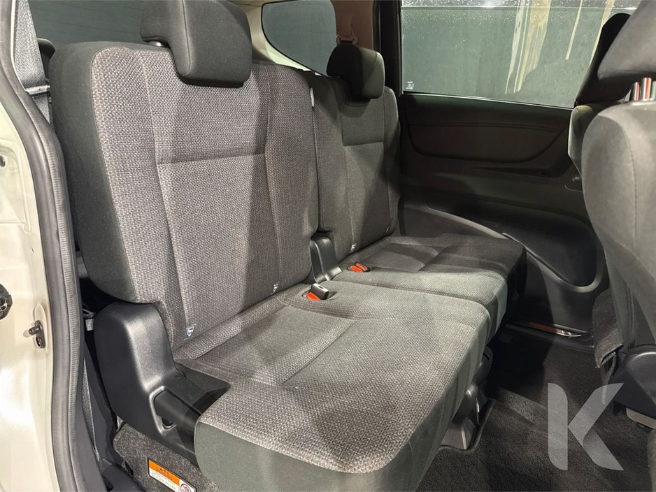 2019 Toyota Sienta - image 12