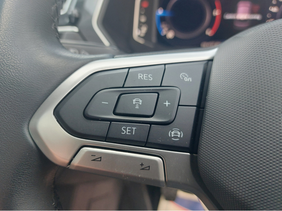 2024 Volkswagen Tiguan - image 19