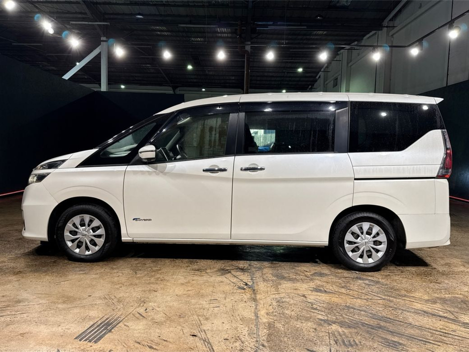 2018 Nissan Serena S-HYBRID 2.0L AUTOMATIC - MULTI FUNCTION STEERING WHEEL - CRUISE CONTROL - HEATING / AC CONTROLS - REVERSE CAMERA €19,950