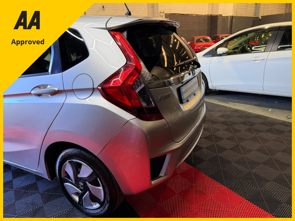 2015 Honda Fit - image 7