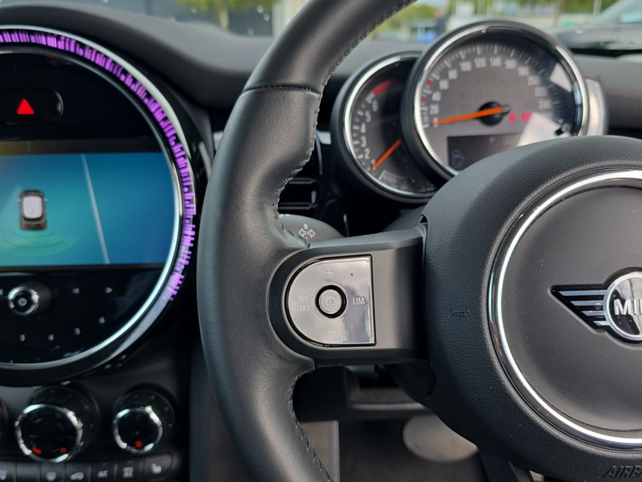 2023 MINI Hatch - image 8