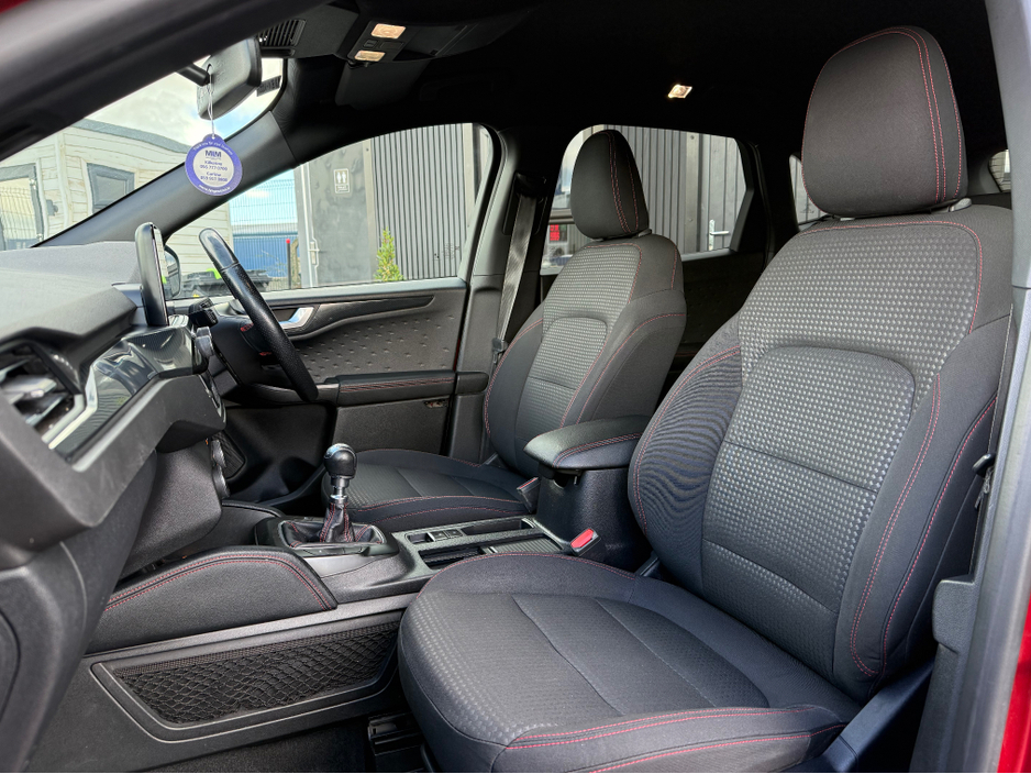 2020 Ford Kuga - image 6