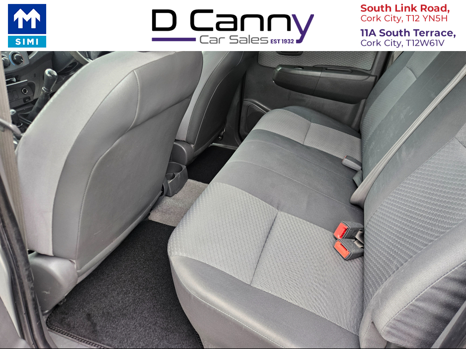 2013 Toyota Hilux - image 16