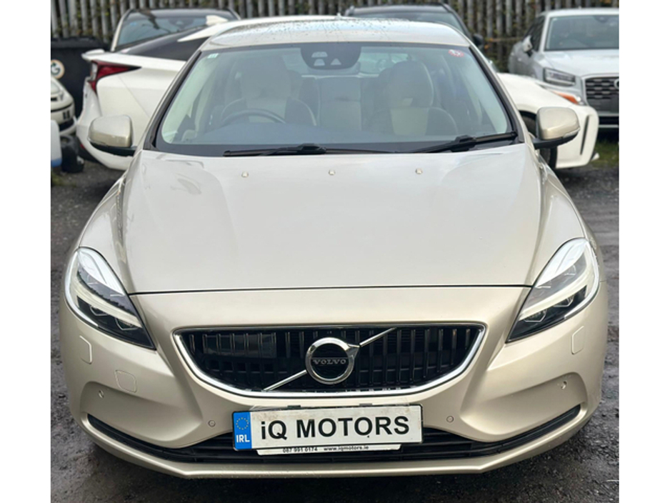 2016 Volvo V40 Cross Country 2.0L Diesel Automatic (9040) €13,495