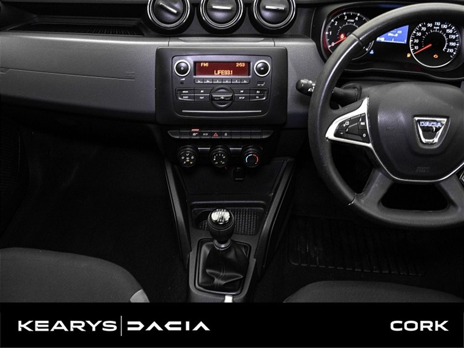 2019 Dacia Duster - image 28