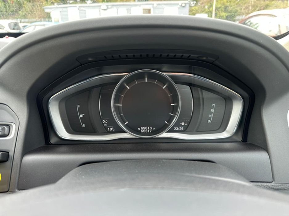 2017 Volvo XC60 - image 18