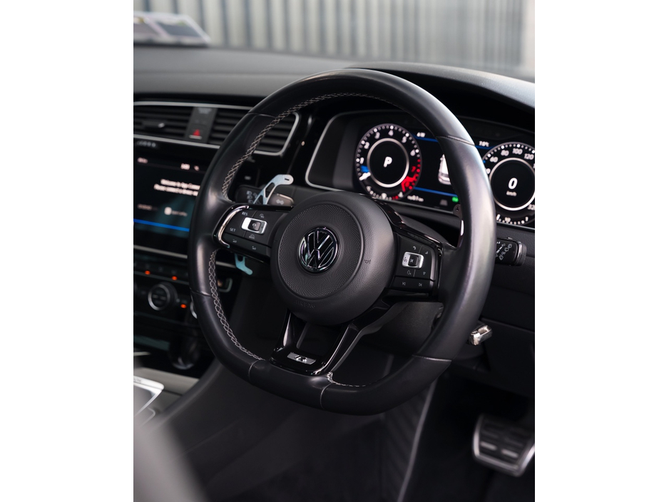 2018 Volkswagen Golf - image 6