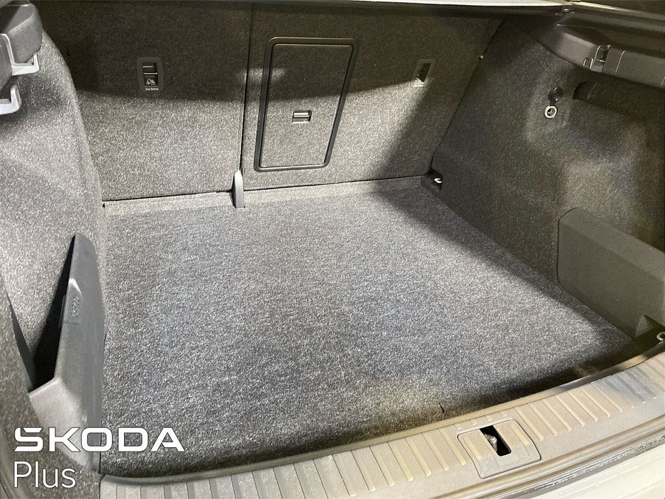 2025 Skoda Enyaq - image 9