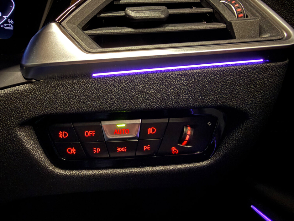 2022 BMW 3 Series - image 26