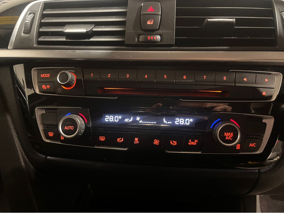 2016 BMW 3 Series - image 14