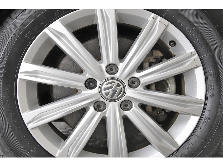 2016 Volkswagen Touran - image 29