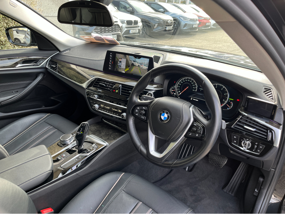 2018 BMW 5 Series - image 20
