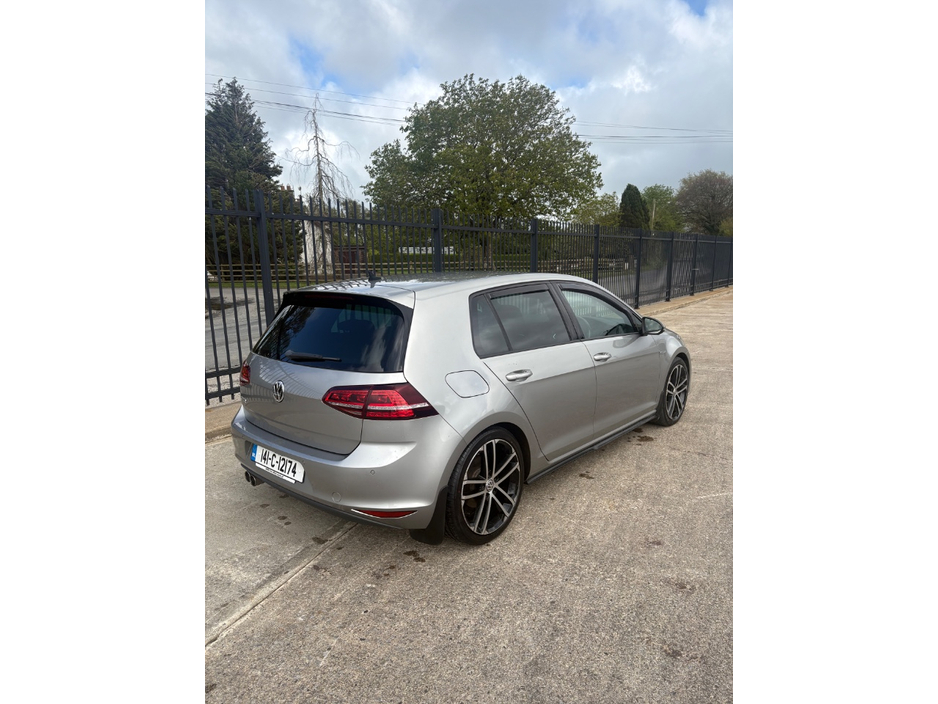 2014 Volkswagen Golf - image 15