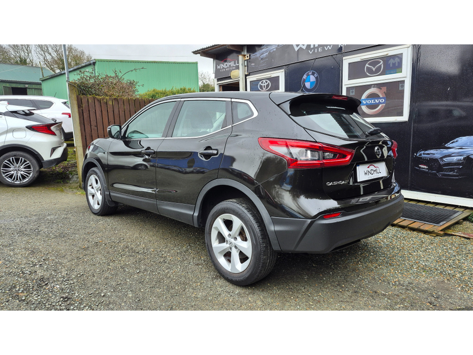 2018 Nissan Qashqai - image 4