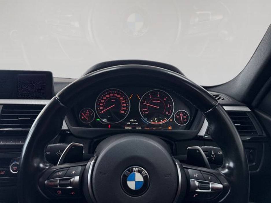 2015 BMW 3 Series - image 13