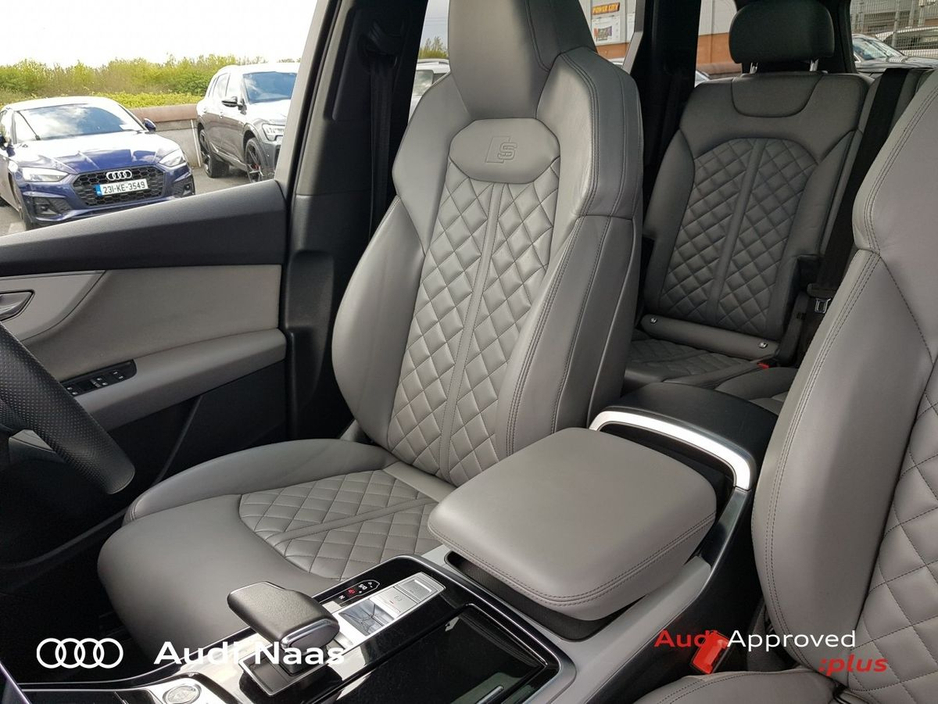 2023 Audi Q7 - image 14