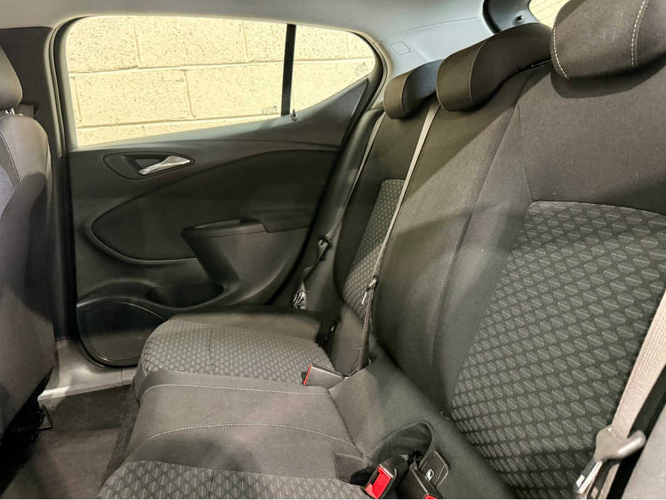 2017 Opel Astra - image 13