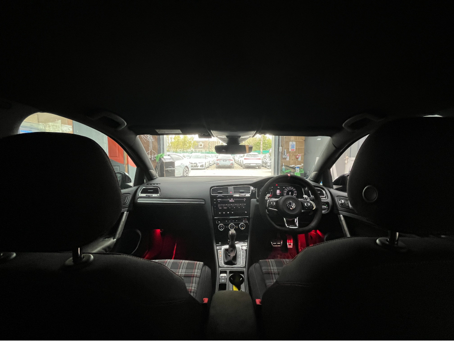 2018 Volkswagen Golf - image 14