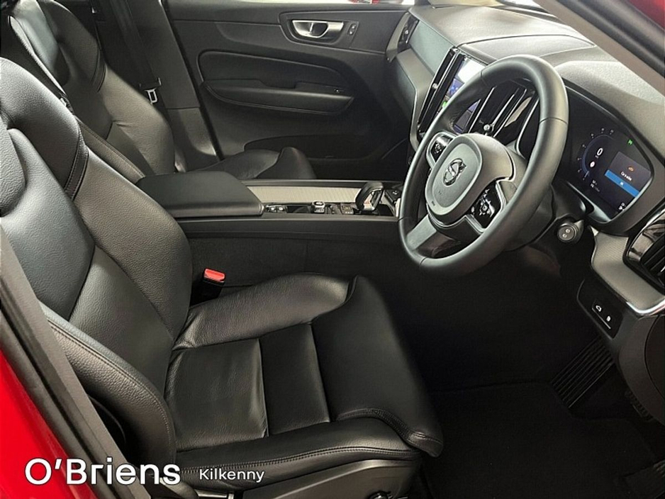 2023 Volvo XC60 - image 5