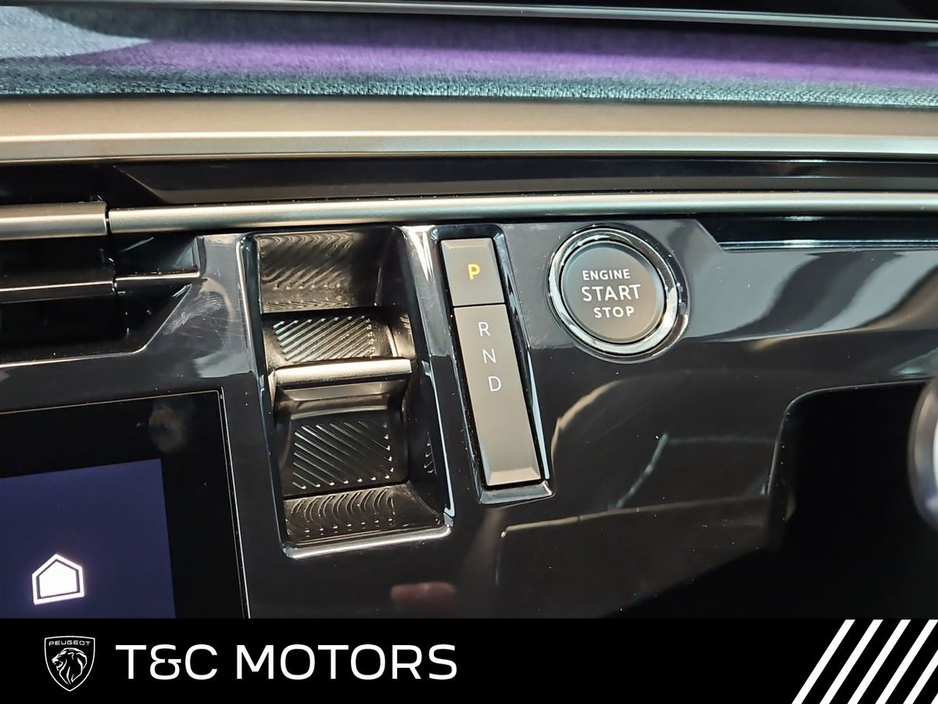 2025 Peugeot 5008 Allure Model 73kwh 210hp 500kms Range - Detachable Tow Bar €49,495