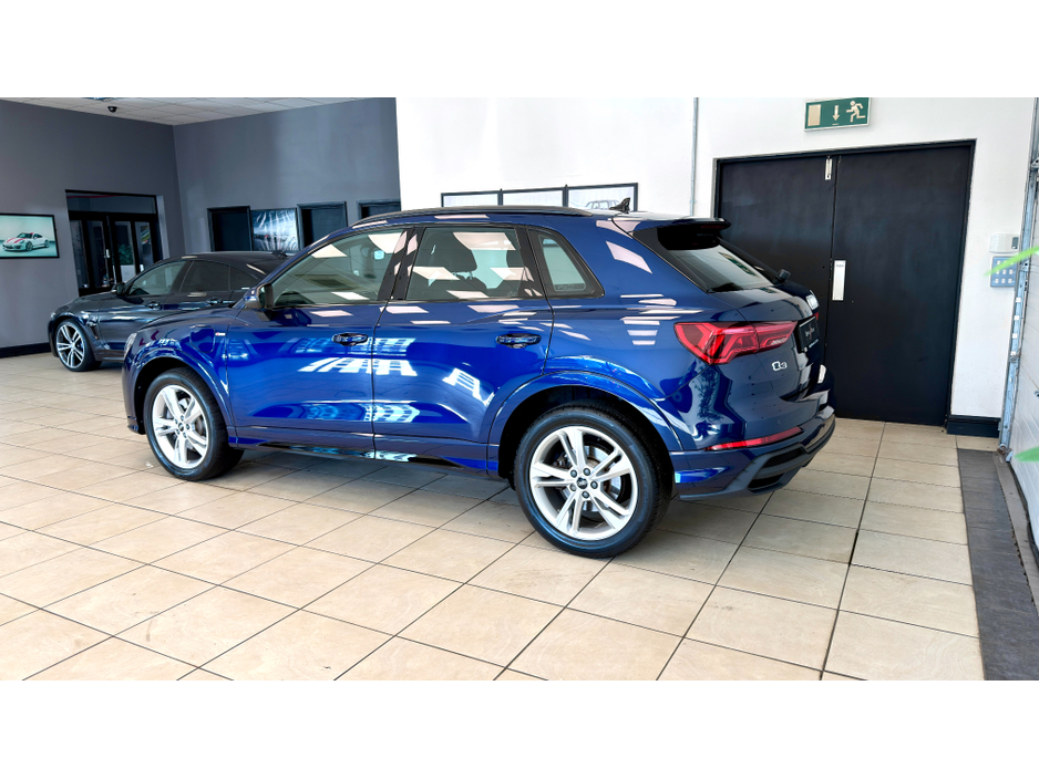 2023 Audi Q3 - image 6