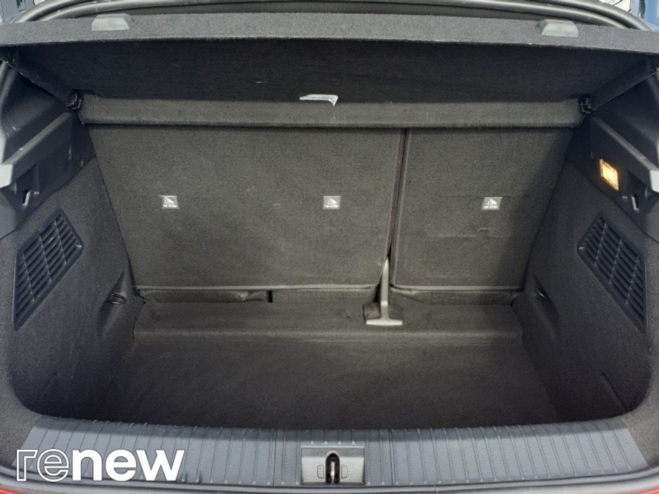 2023 Renault Megane E-Tech - image 12