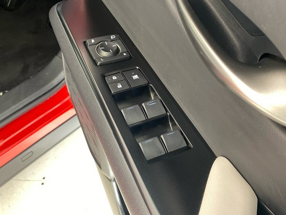 2022 Lexus UX 250 H Dynamic €36,950