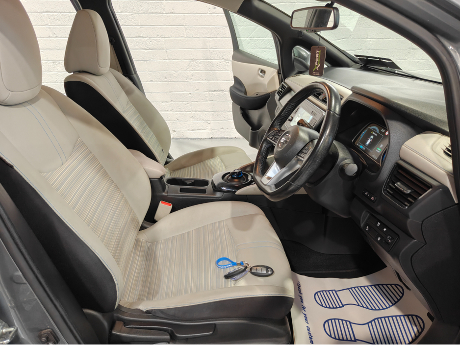 2019 Nissan Leaf - image 15