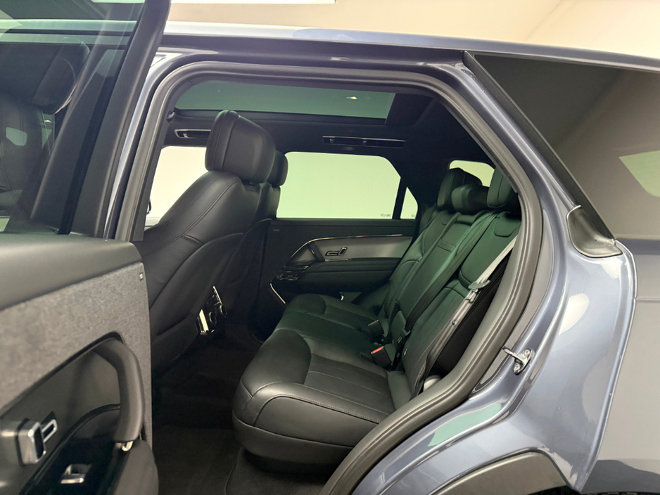 2024 Land Rover Range Rover Sport - image 15