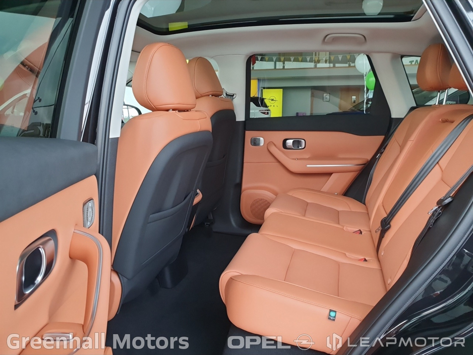 2026 Leapmotor C10 - image 10