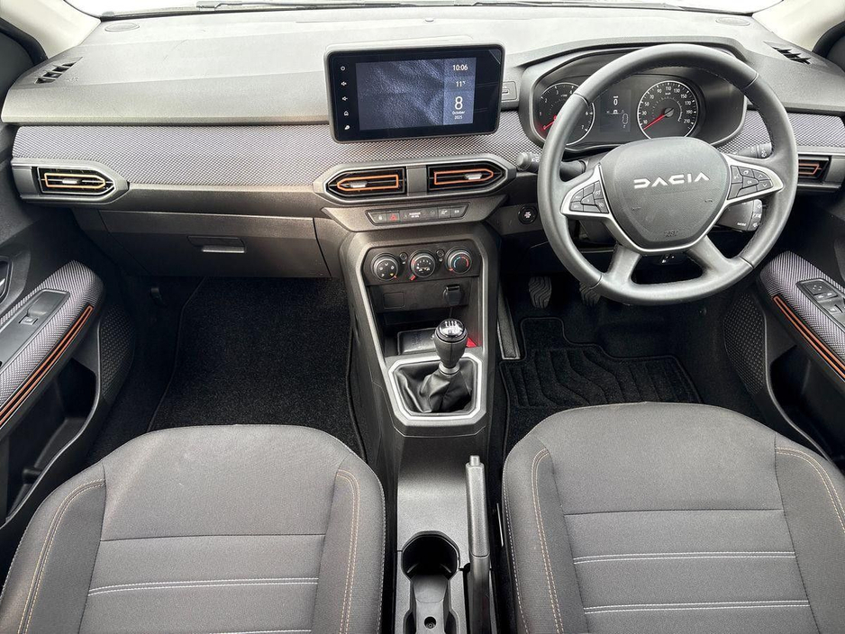 2023 Dacia Sandero Stepway - image 2