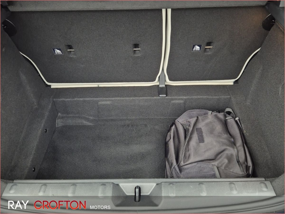 2022 MINI Hatch Cooper Exclusive €26,500