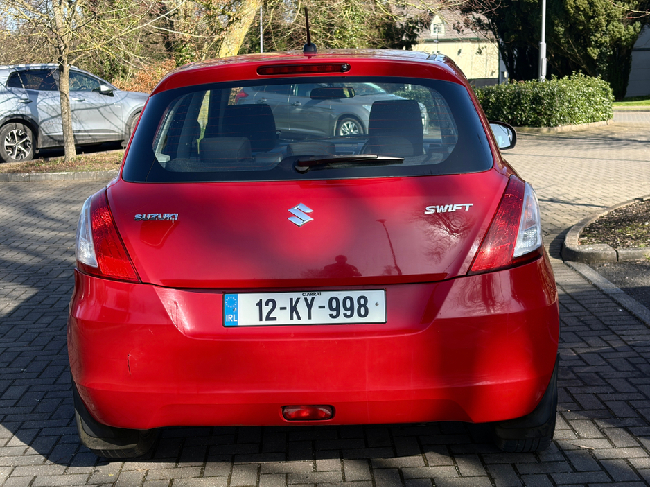 2012 Suzuki Swift - image 2