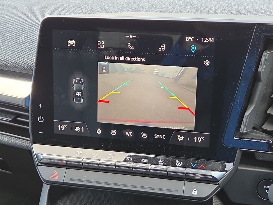 2024 Renault Megane E-Tech - image 14