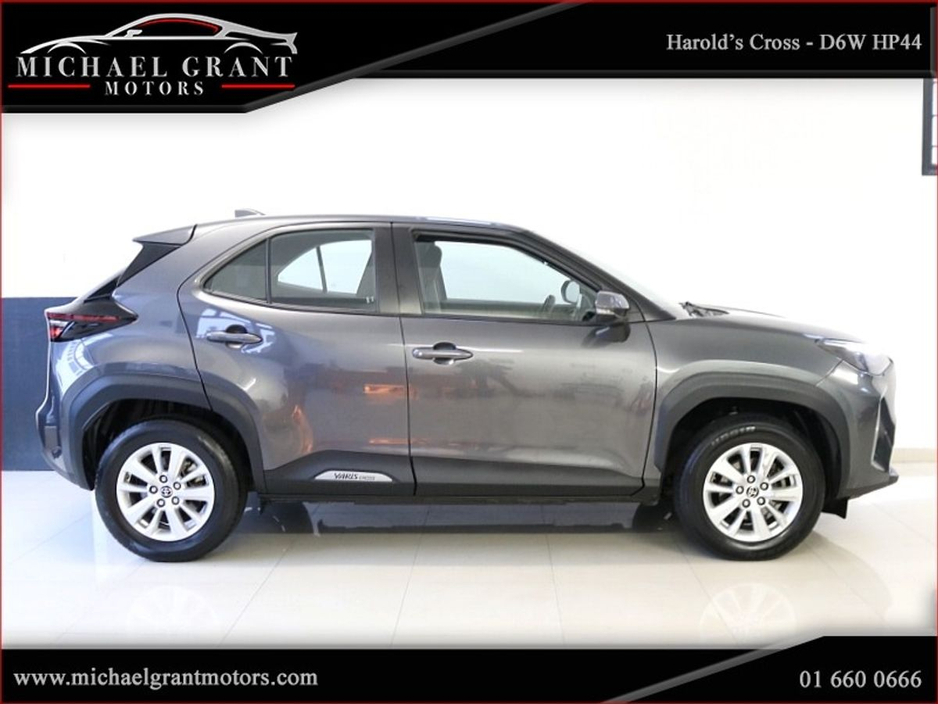 2023 Toyota Yaris Cross 1.5 HYBRID CVT AUTOMATIC LUNA 1 OWNER IRISH CAR €24,900