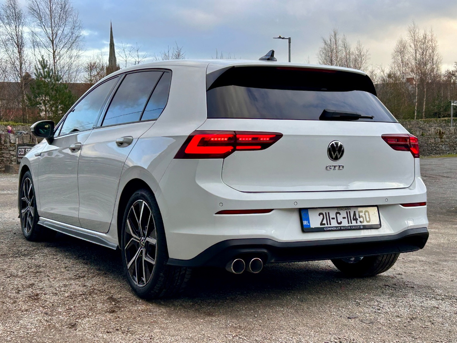 2021 Volkswagen Golf - image 6