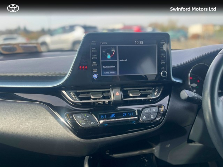 2022 Toyota C-HR - image 10