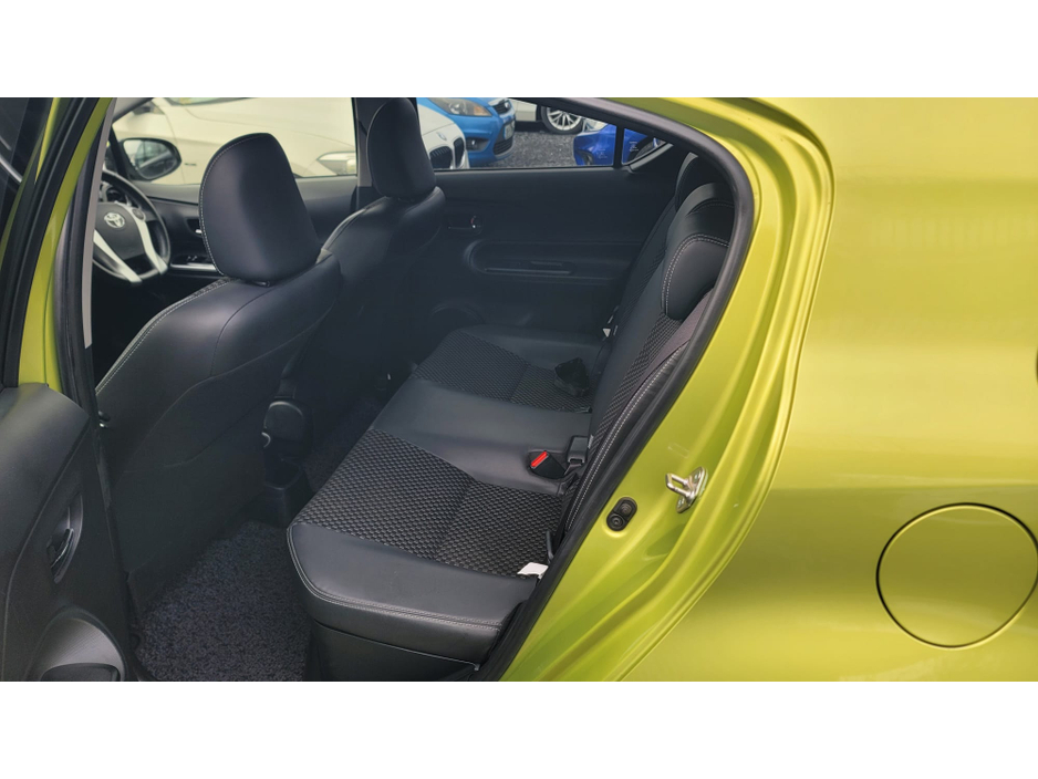 2016 Toyota Aqua - image 15