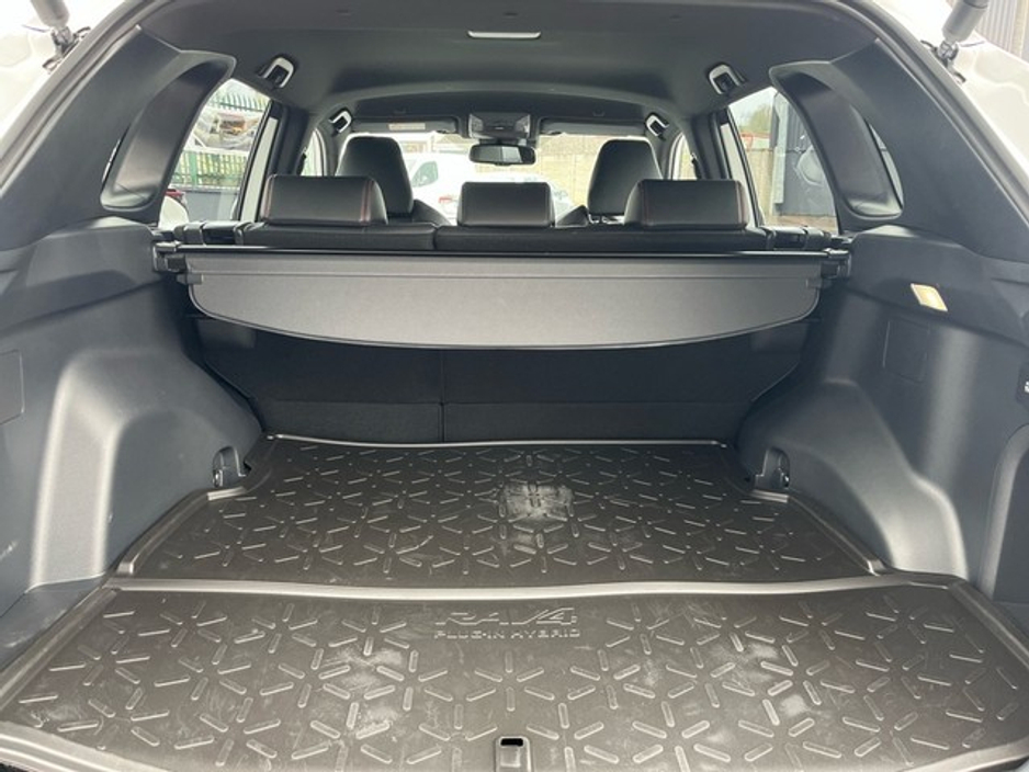 2025 Toyota Rav4 - image 10