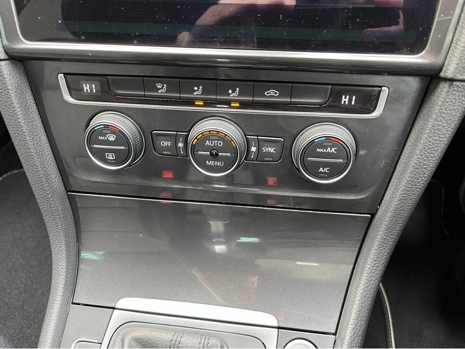 2018 Volkswagen Golf - image 18