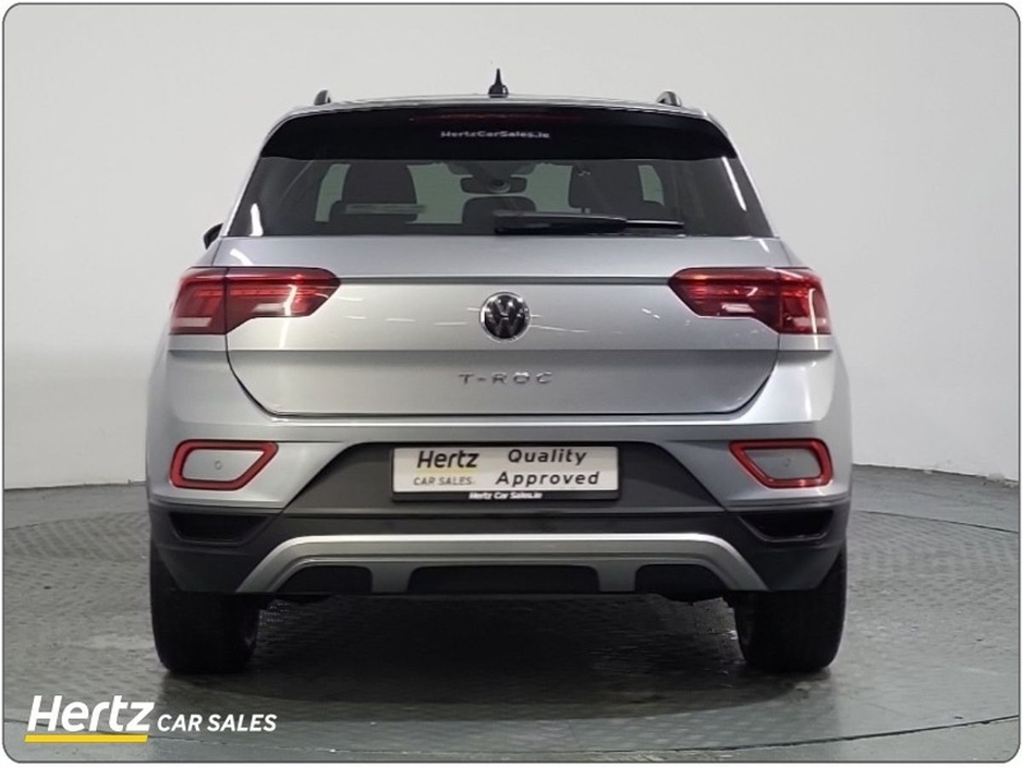 2024 Volkswagen T-Roc - image 19