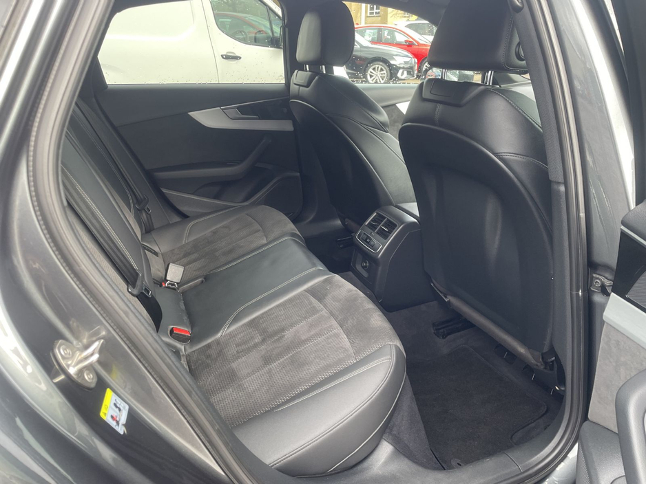 2020 Audi A4 - image 13