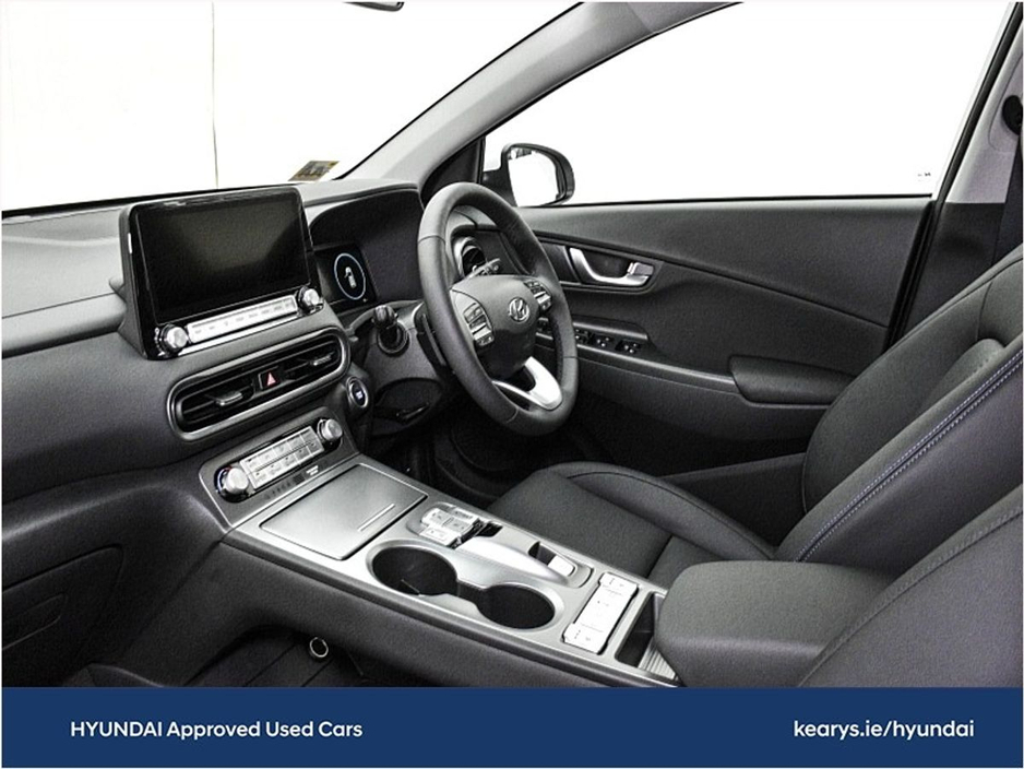 2023 Hyundai Kona EV Premium 64 kWh €23,777
