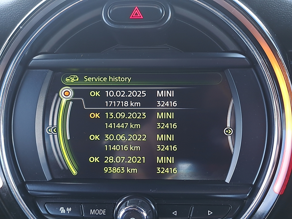 2016 MINI Cooper S - image 13