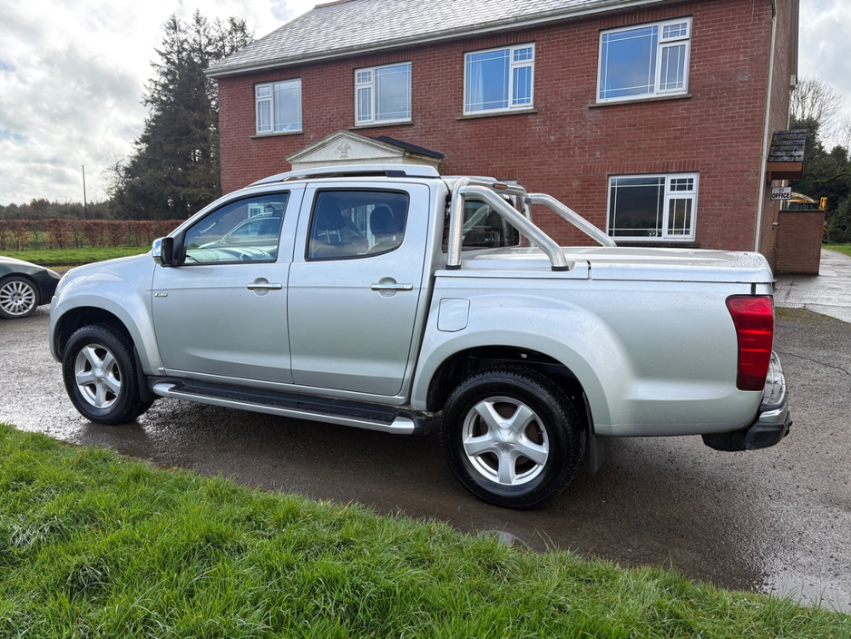 2014 Isuzu D-MAX - image 5