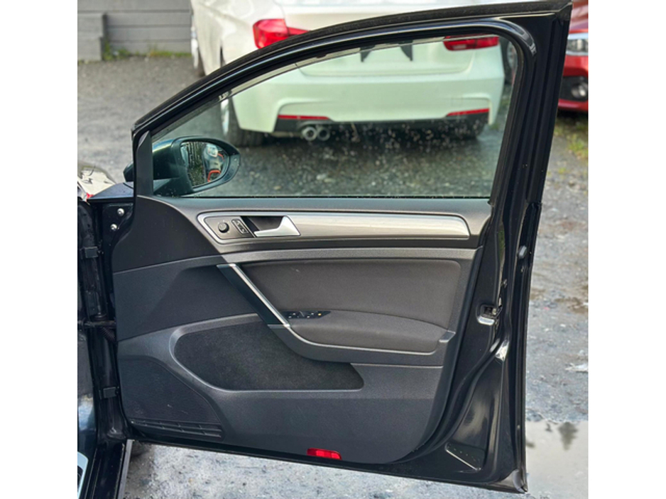 2016 Volkswagen Golf - image 7