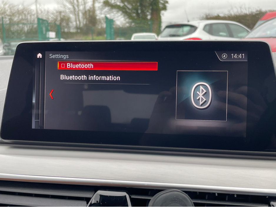 2019 BMW 5 Series - image 24