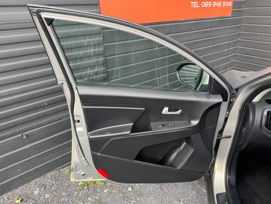 2013 Kia Sportage - image 17