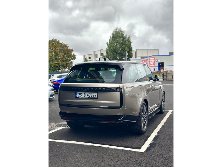 2025 Land Rover Range Rover - image 3